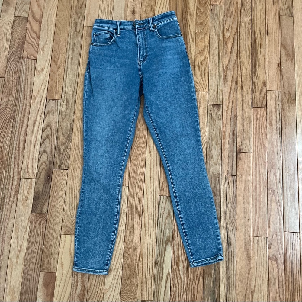 Abercrombie & Fitch The Super Skinny Mid Rise jeans. Size 27/4